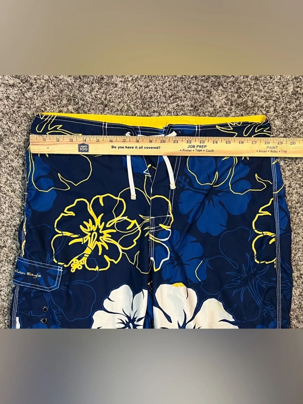 American Eagle Outifitters Board Shorts Floral Hibiscus Swim Cargo! Size 33.